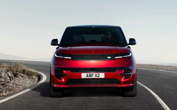 Range Rover Sport 2023 plug-in hybrid, cu motor V8 de 523 CP si ampatament mai lung