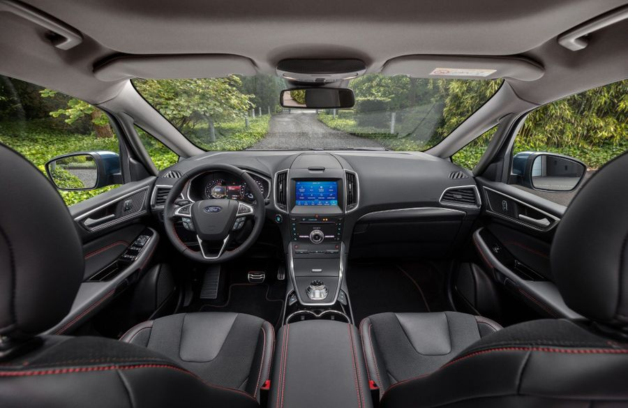 Ford S-Max MPV 2019 interior