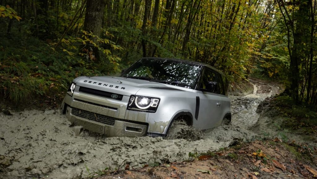 Land Rover Defender P400e PHEV