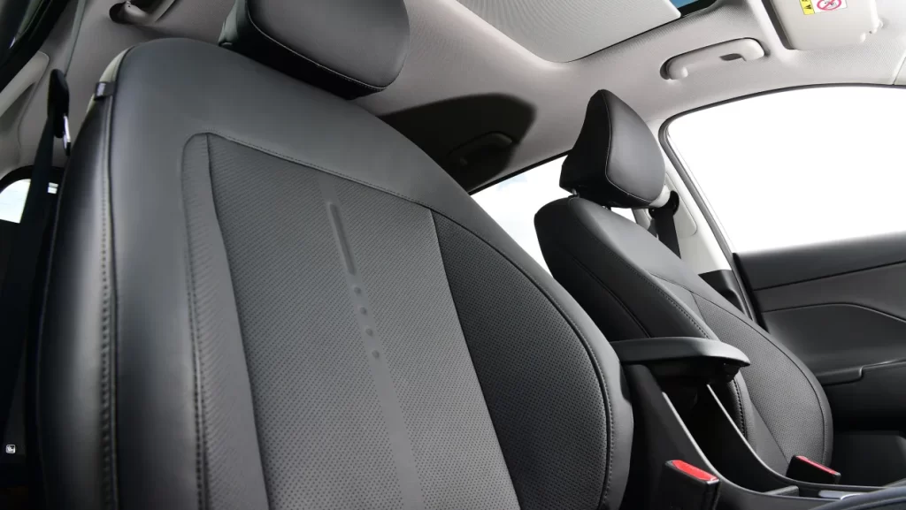 Hyundai Kona Hybrid interior si confort