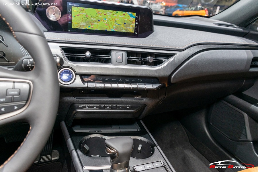 Lexus UX interior