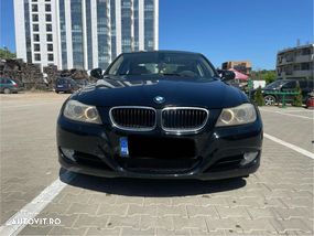 BMW Seria 3 Sedan (E90) 320d xDrive