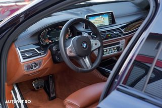 BMW Seria 7 Long (G12) 750Li xDrive