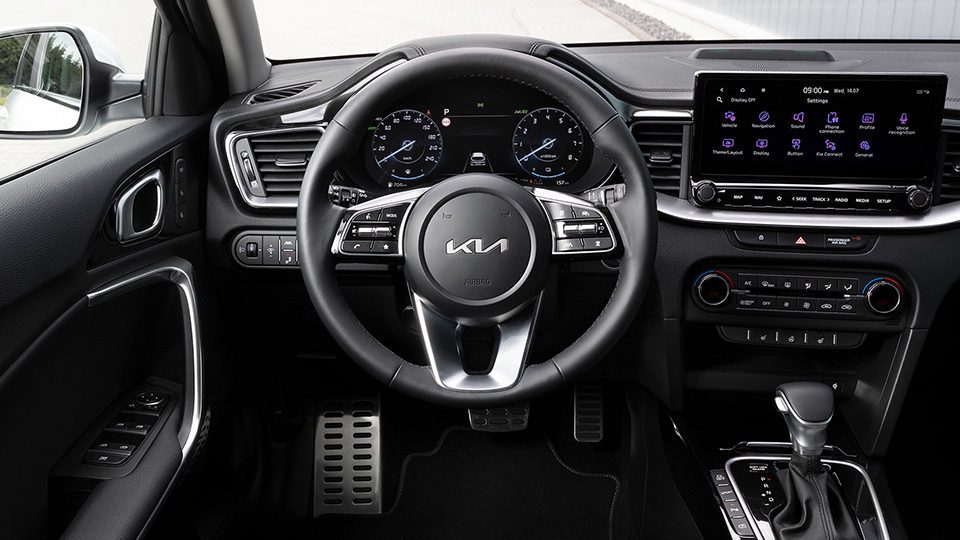 Kia Ceed hatchback 2021 - bord