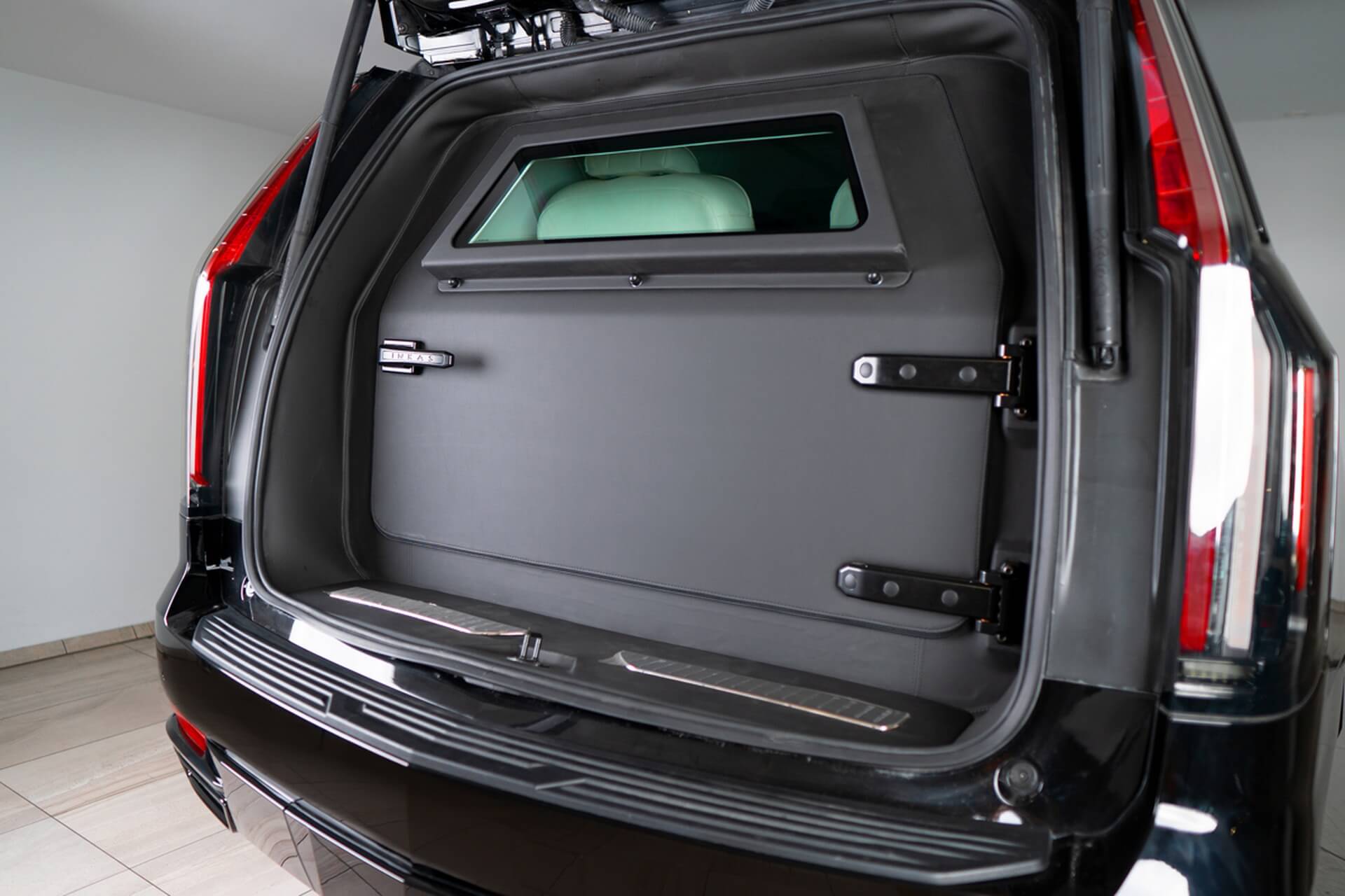 Cadillac Escalade blindat te răsfață în timp ce te ferește de gloanțe și grenade VIDEO Stiri