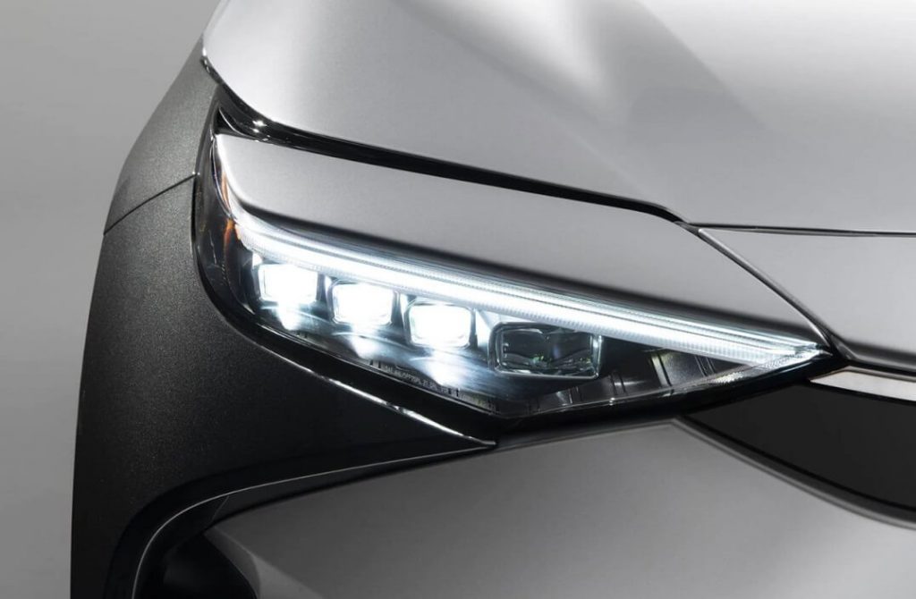 Toyota bZ4X faruri 3