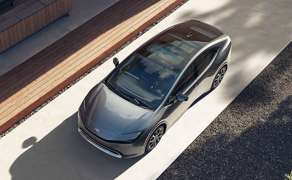 Toyota reproiectează hibridul Prius mai sportiv Stiri