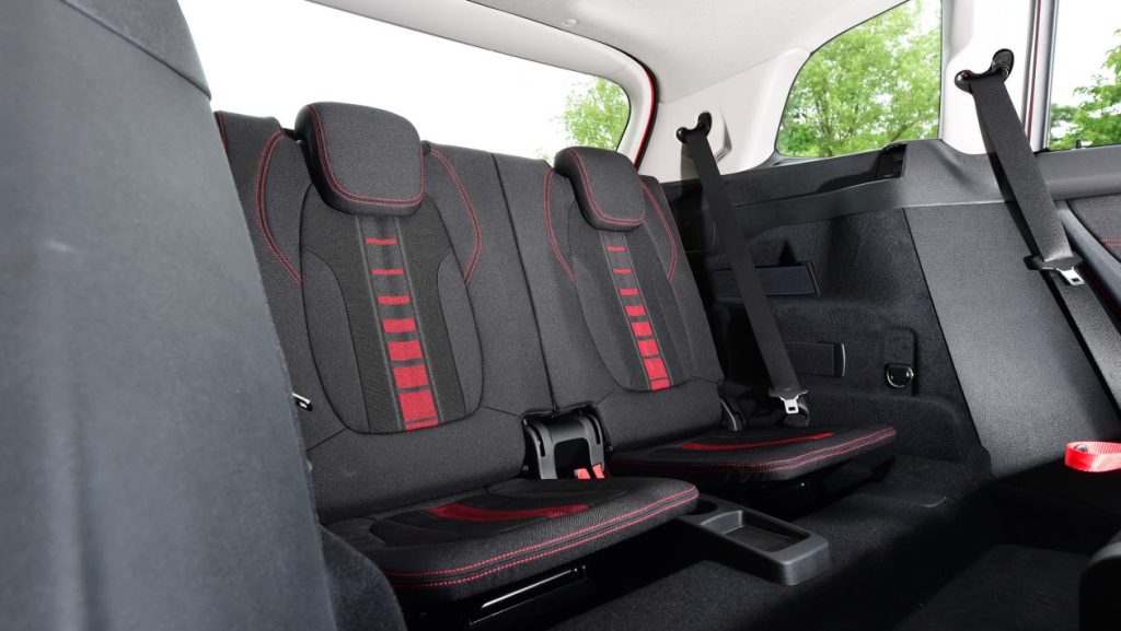 BMW 2 Seria Gran Tourer MPV spatiu interior