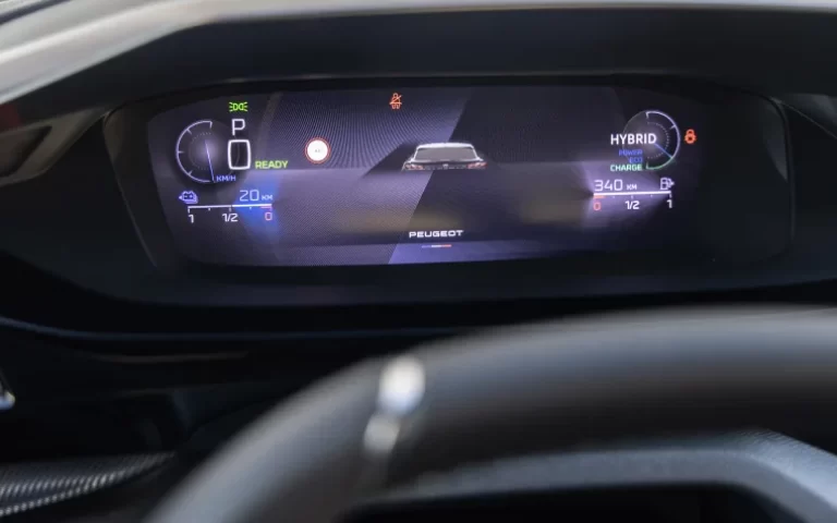 Ce este Peugeot i-Cockpit?