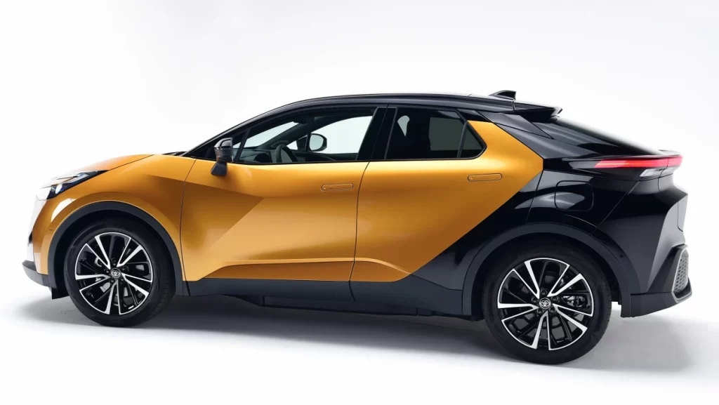 Toyota C-HR 2023 motorizare