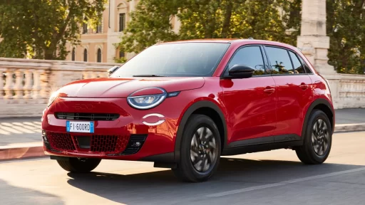 Noul SUV electric Fiat 600e va avea o autonomie de 400 km