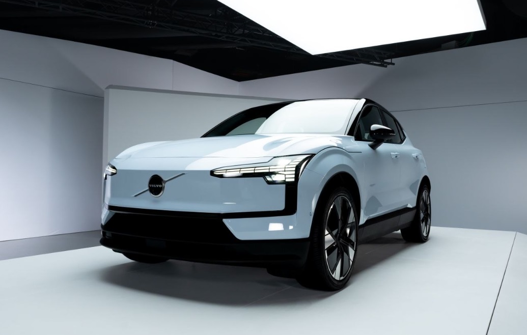 Volvo EX30 Pareri Stiri